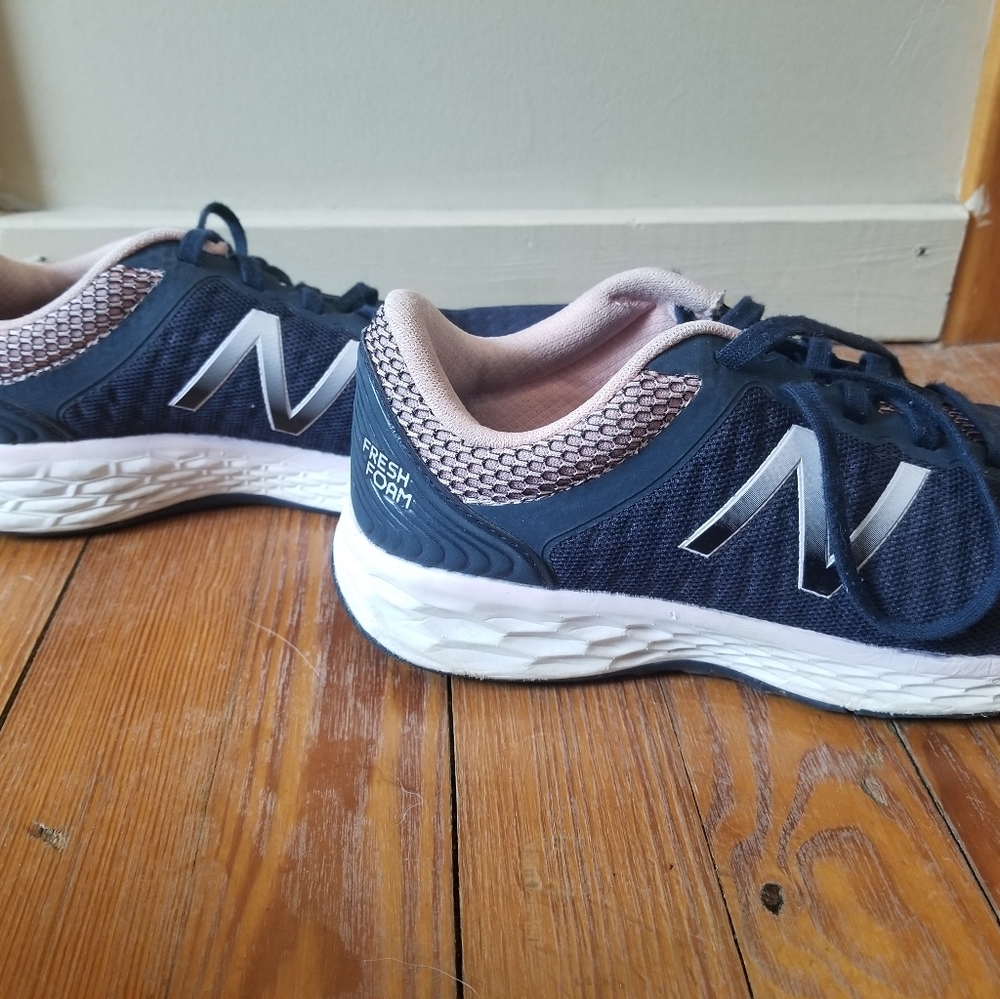 Women's new balance sneaker